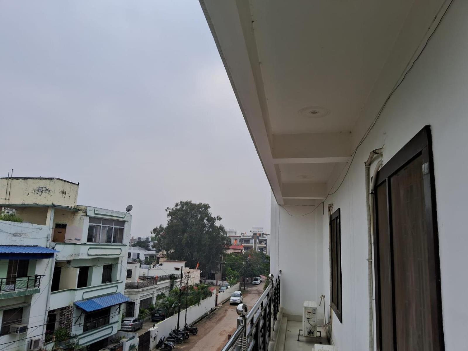 Holidayy Inn Allāhābād Junction Exteriör bild